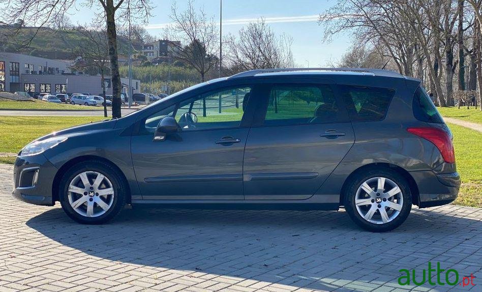 2011' Peugeot 308 Sw photo #4