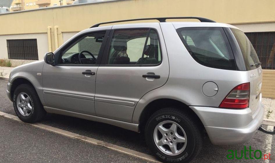 2001' Mercedes-Benz Ml-270 photo #1