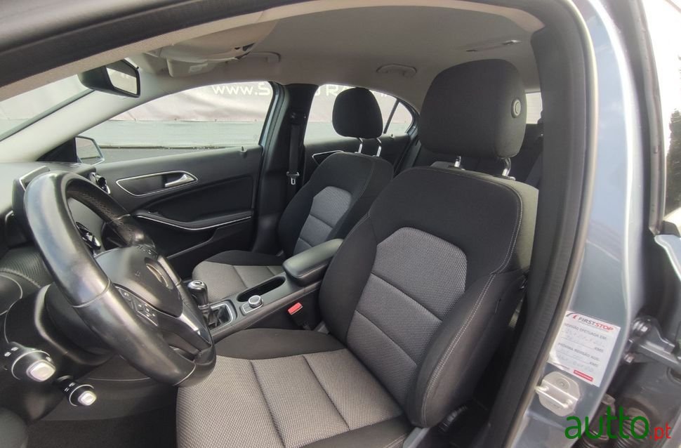 2014' Mercedes-Benz A-180 photo #5