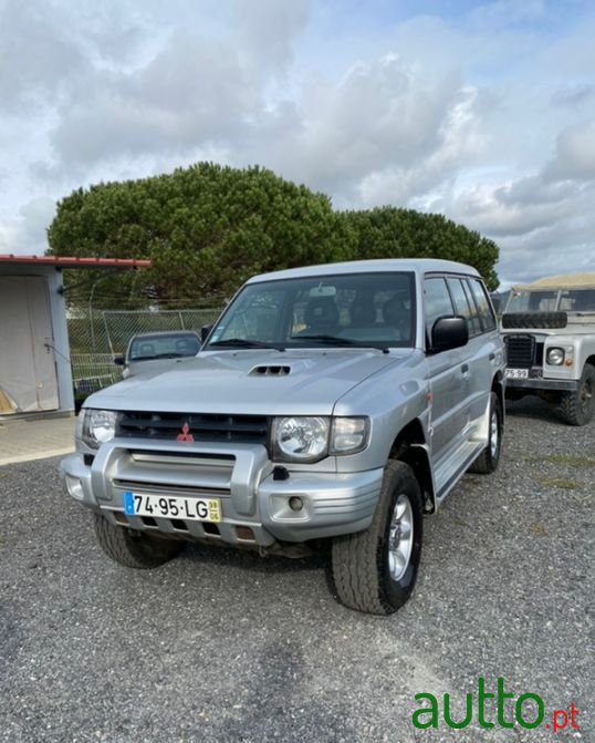 1998' Mitsubishi Pajero photo #1