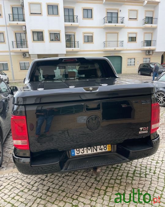 2011' Volkswagen Amarok photo #3