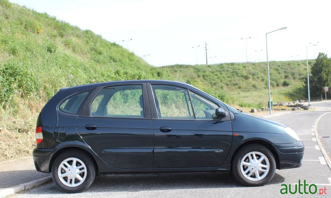 2002' Renault Scenic photo #2