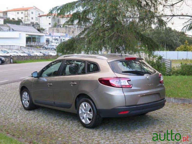 2013' Renault Megane Sport Tourer photo #1