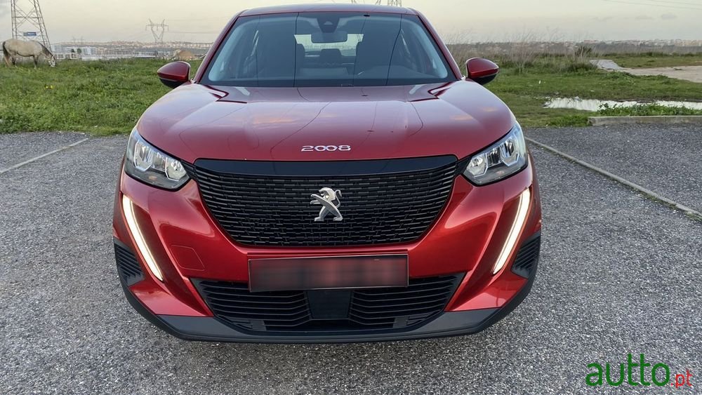 2020' Peugeot 2008 photo #3