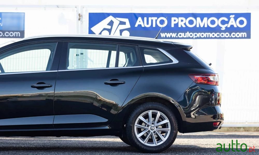 2016' Renault Megane Sport Tourer photo #5