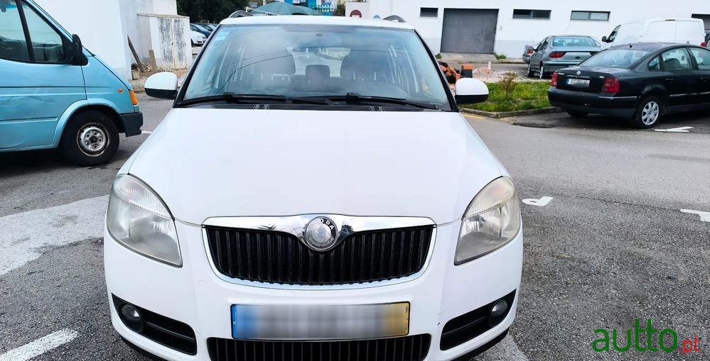 2009' Skoda Fabia Break photo #5