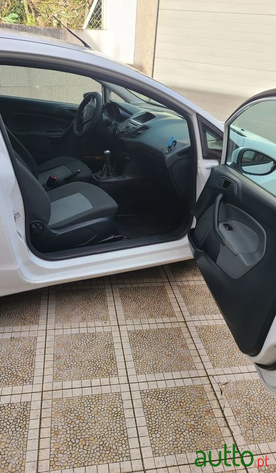 2011' Ford Fiesta 1.4 Tdci Trend photo #5