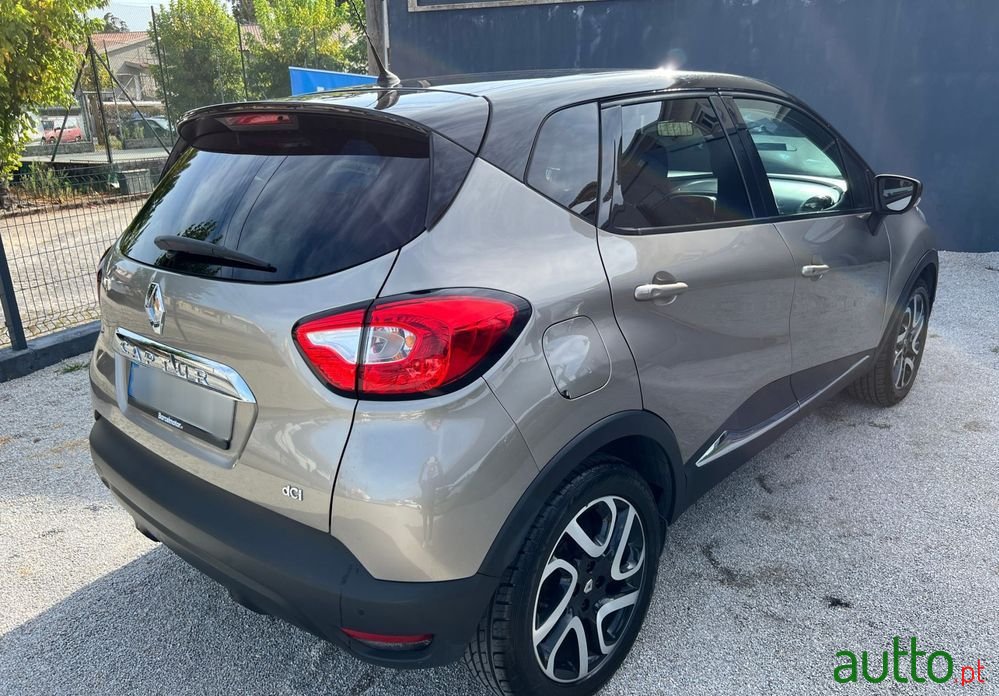 2015' Renault Captur photo #6