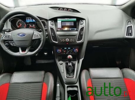 2016' Ford Focus 2.0I St-2 photo #6