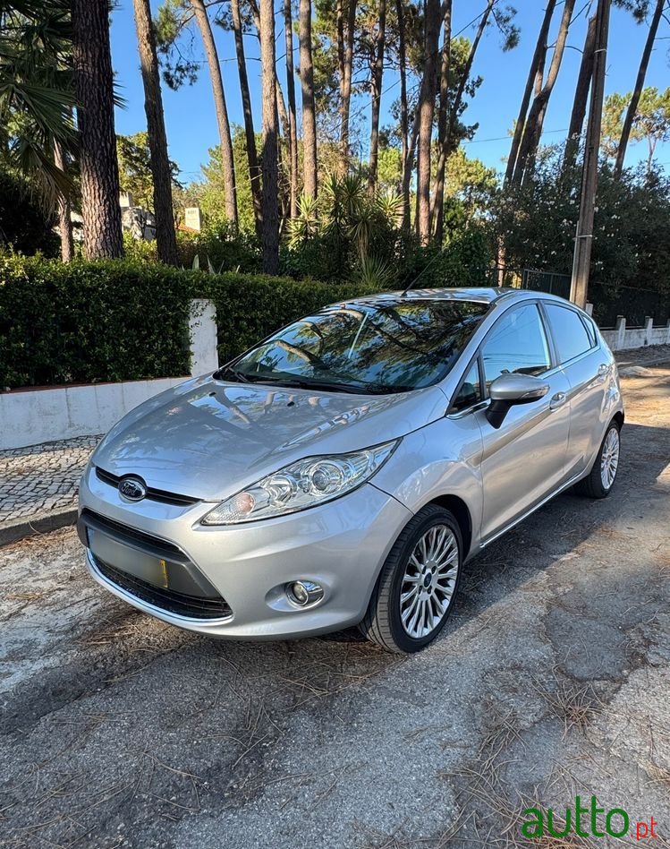 2011' Ford Fiesta 1.4 Tdci Techno photo #1