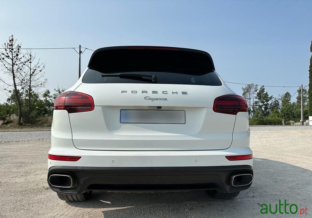 2016' Porsche Cayenne photo #3
