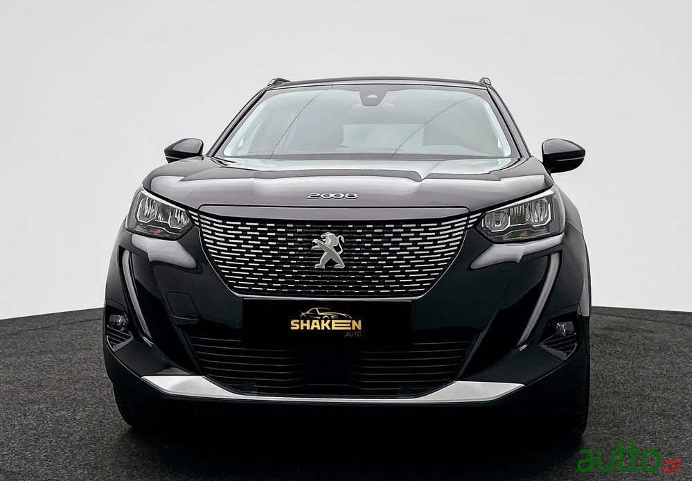 2021' Peugeot 2008 photo #2