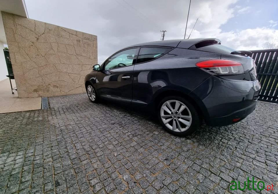 2009' Renault Megane Coupe photo #5