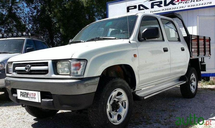 1999' Toyota Hilux 2.4Td 4X4 5 Lugares photo #1