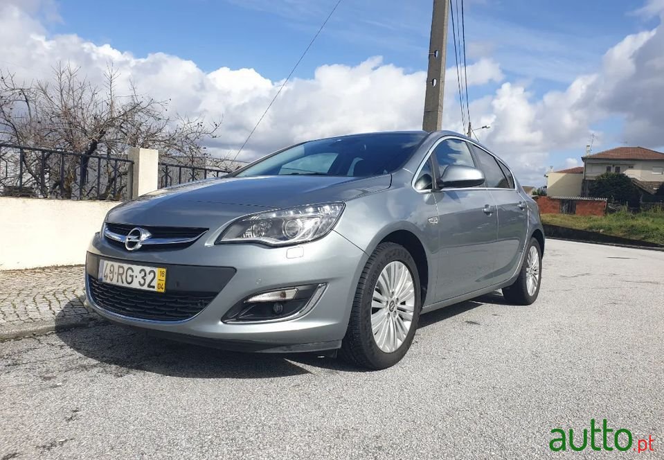 2016' Opel Astra photo #1