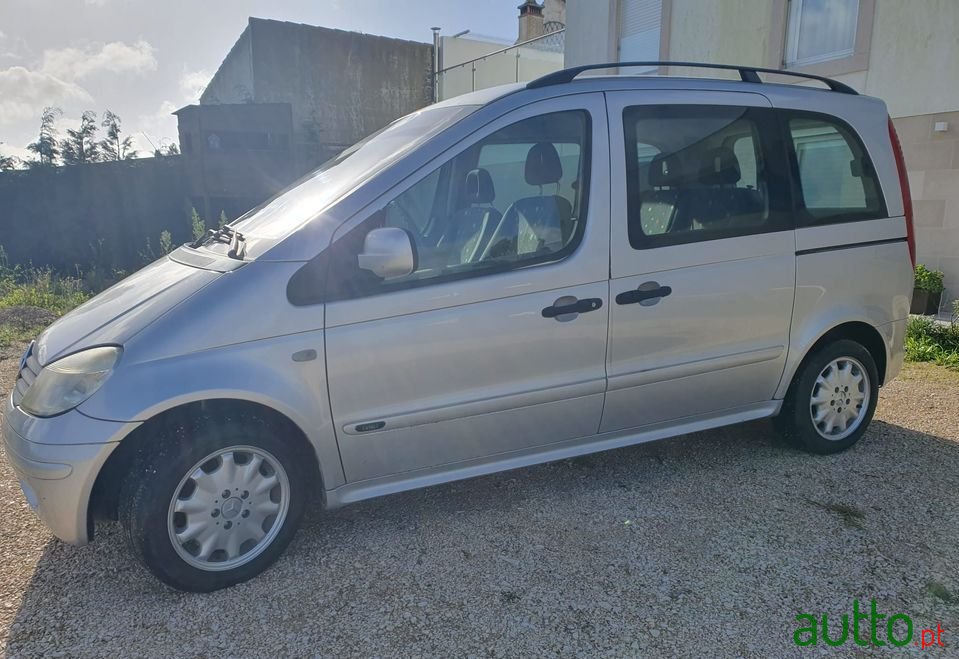 2002' Mercedes-Benz Vaneo photo #3