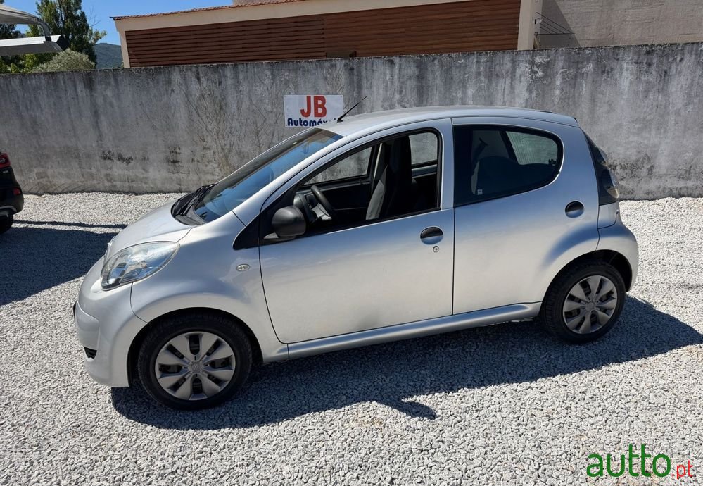 2010' Citroen C1 1.0 Attraction photo #5