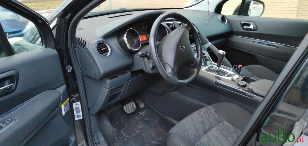 2011' Peugeot 3008 photo #3