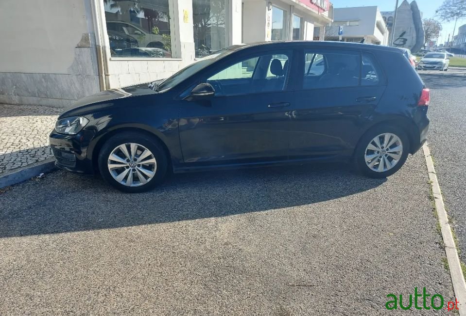 2015' Volkswagen Golf photo #3