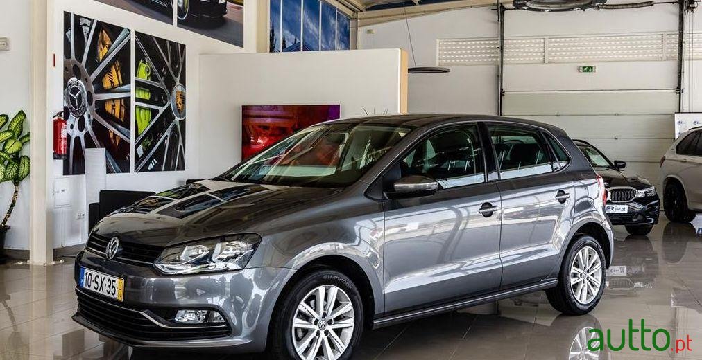 2017' Volkswagen Polo photo #1