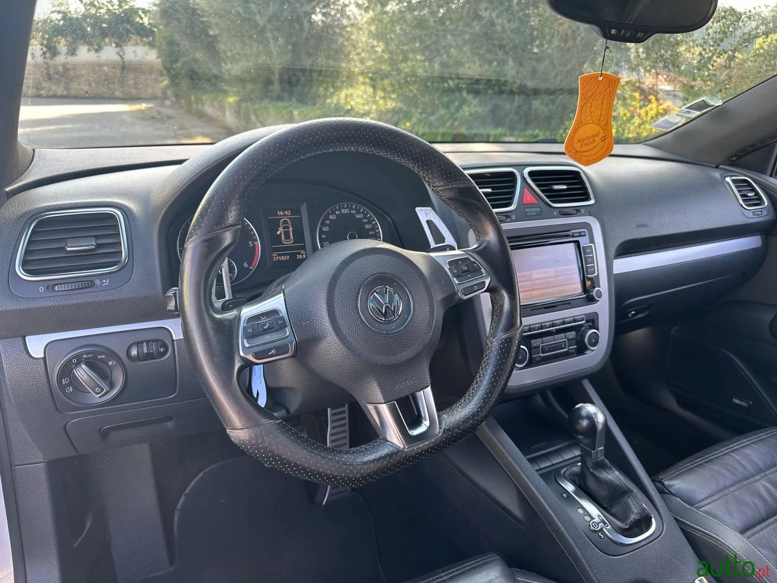 2010' Volkswagen Scirocco photo #5