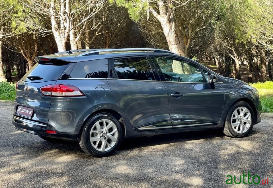 2019' Renault Clio Sport Tourer photo #4
