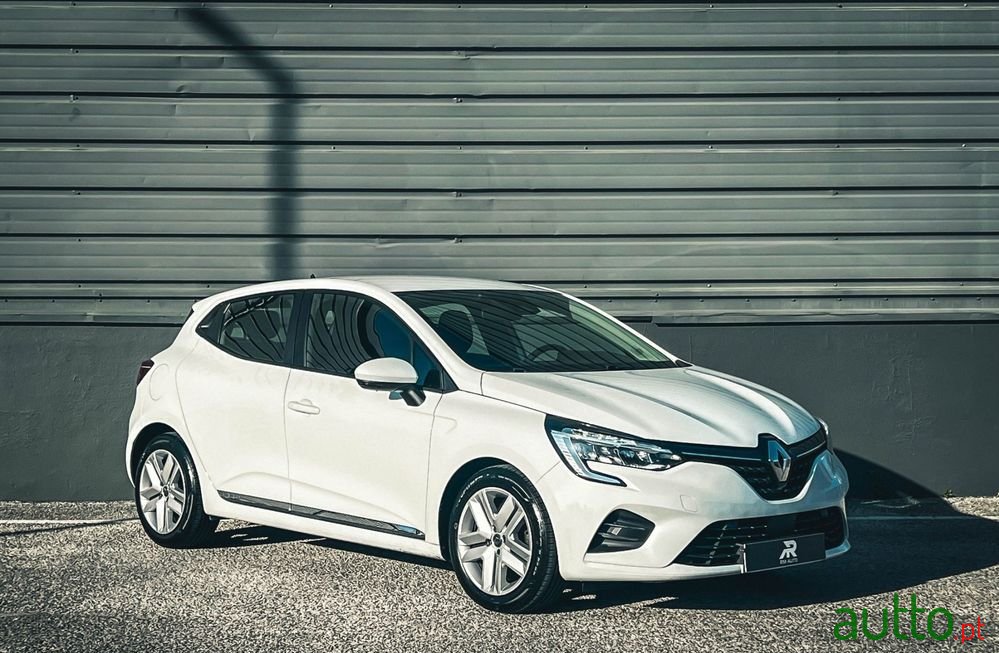 2020' Renault Clio photo #1