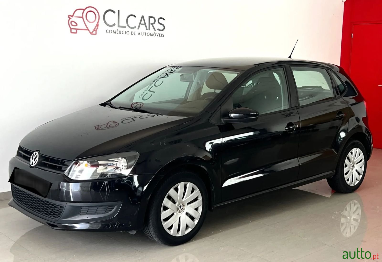 2011' Volkswagen Polo photo #1