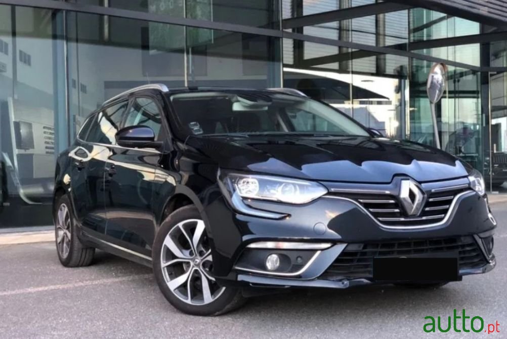 2016' Renault Megane Sport Tourer photo #1