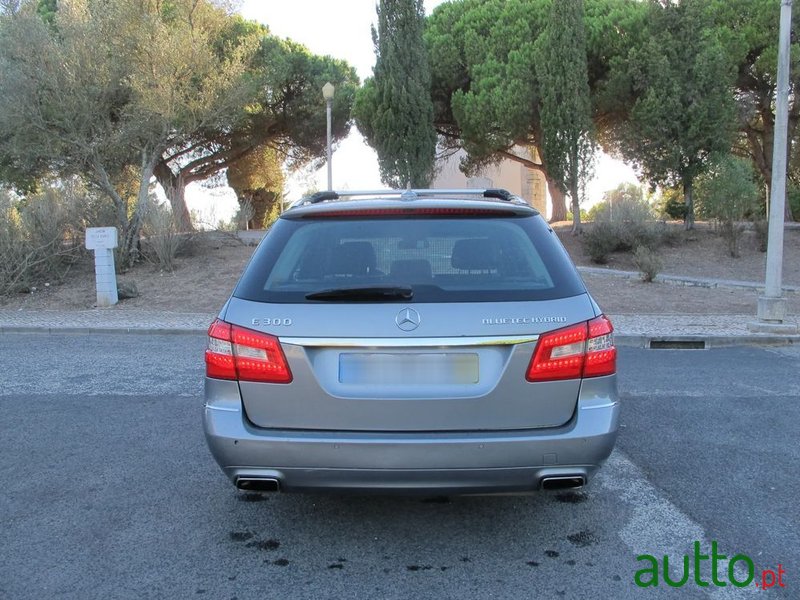 2012' Mercedes-Benz Classe E photo #3