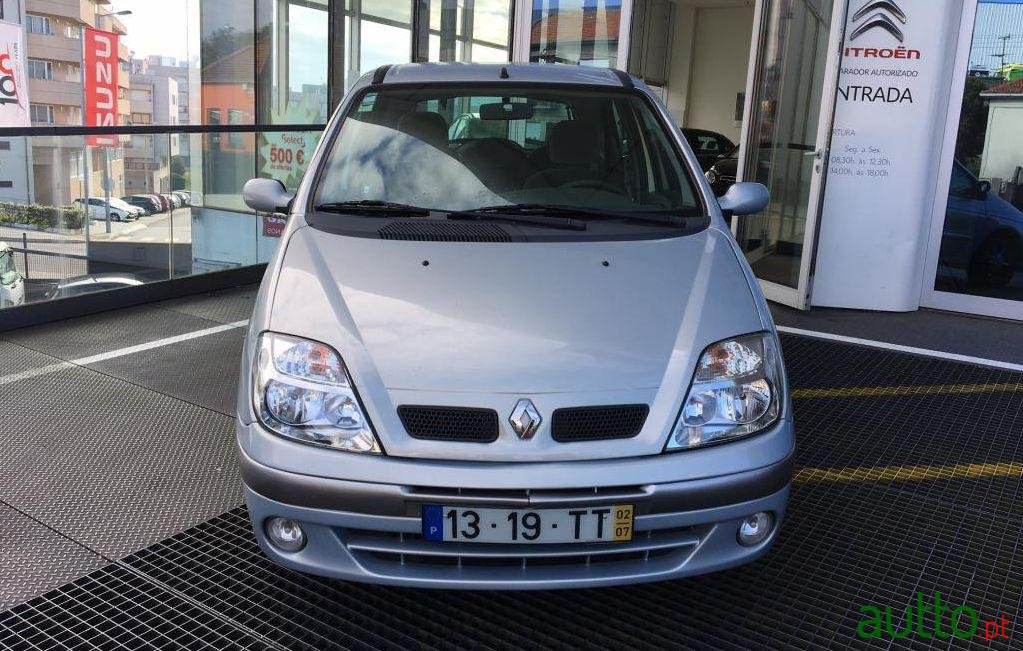2002' Renault Scenic 1.4 16V photo #1