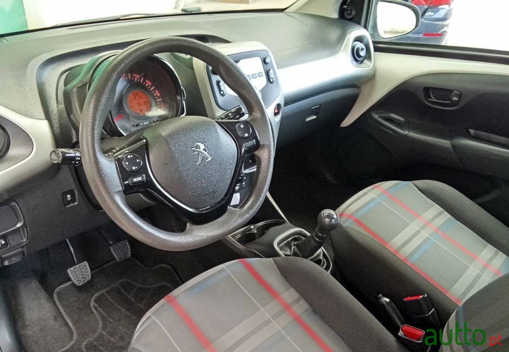 2015' Peugeot 108 1.0 Vti Active photo #6