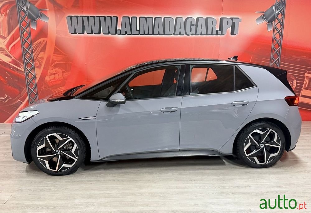 2020' Volkswagen ID.3 photo #2