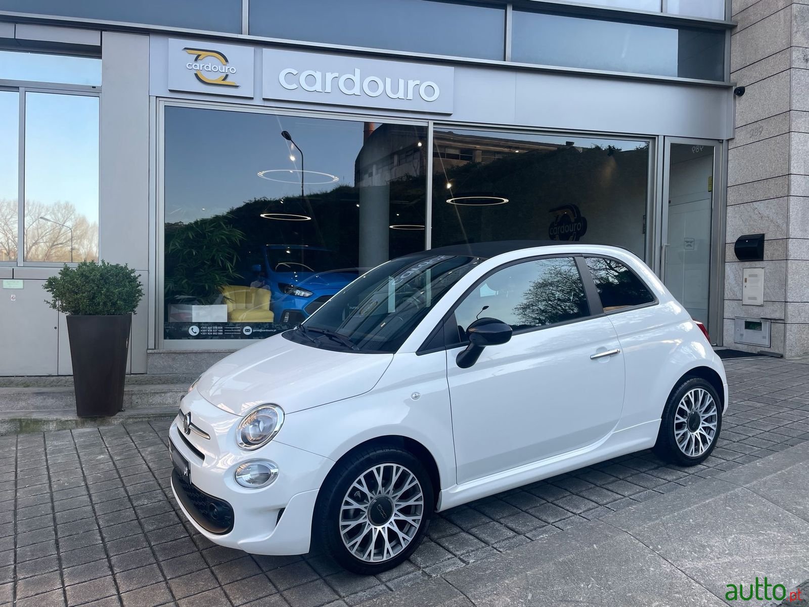 2021' Fiat 500C photo #1