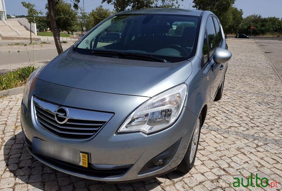 2010' Opel Meriva 1.3Cdti Cosmo photo #2