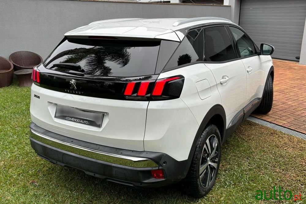 2019' Peugeot 3008 photo #2