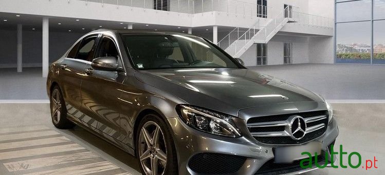 2018' Mercedes-Benz Classe C photo #2