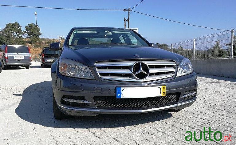 2011' Mercedes-Benz C-220 Avantgarde photo #1