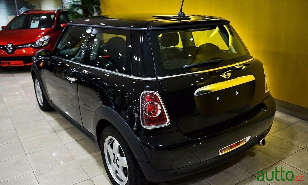 2013' MINI One 1.6D Sport photo #2