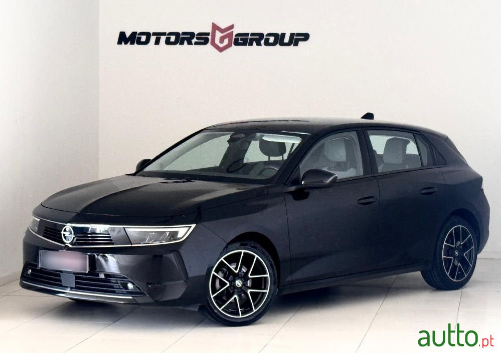 2022' Opel Astra 1.2 T Edition photo #3