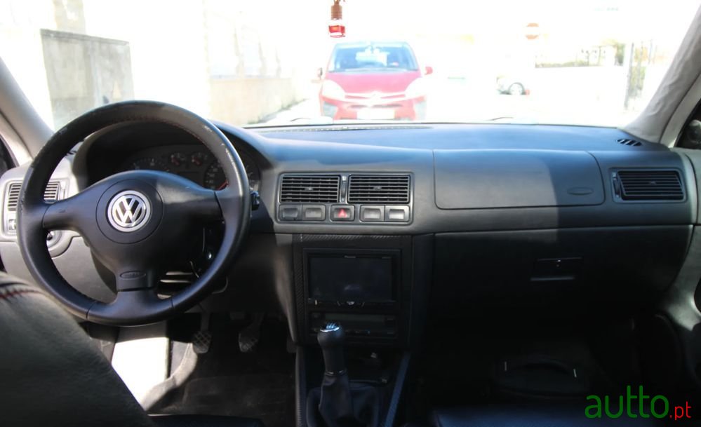 2000' Volkswagen Golf photo #4