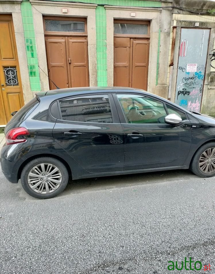 2016' Peugeot 208 1.2 Puretech Style photo #5