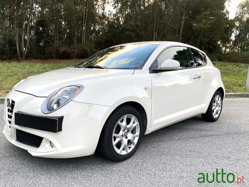 2015' Alfa Romeo MiTo photo #2