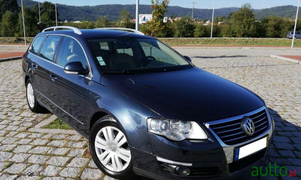 2008' Volkswagen Passat Variant photo #2