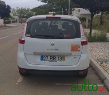 2013' Renault Scenic photo #2