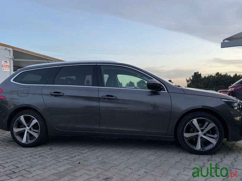 2019' Peugeot 308 photo #4