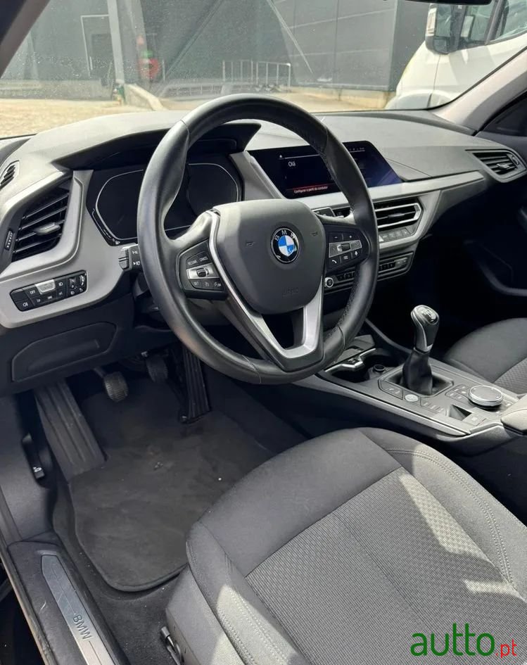 2020' BMW 118 I Advantage photo #3