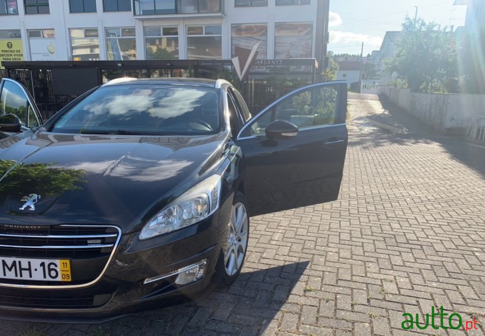 2011' Peugeot 508 Sw photo #1