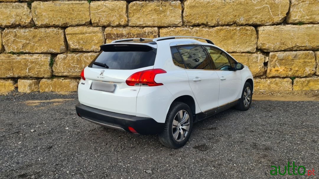 2015' Peugeot 2008 photo #2