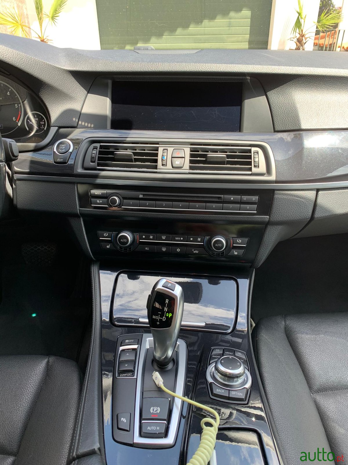 2012' BMW 520 Berlina photo #4